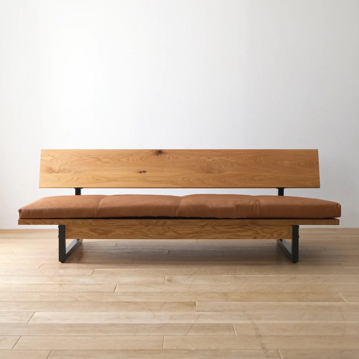 波多野正典　「流木」掛花入　工房 燄 日本工業風沙發推薦｜広松木工- FREX 金屬腳座沙發｜自在洗鍊的家庭